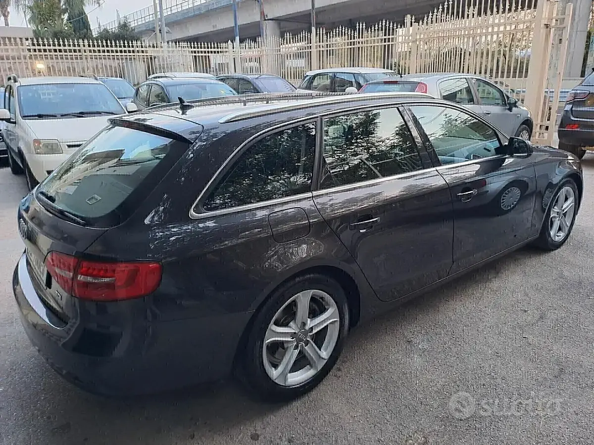 Usata Audi A4 143 CV (105 kW) 2012 Grigio Station wagon