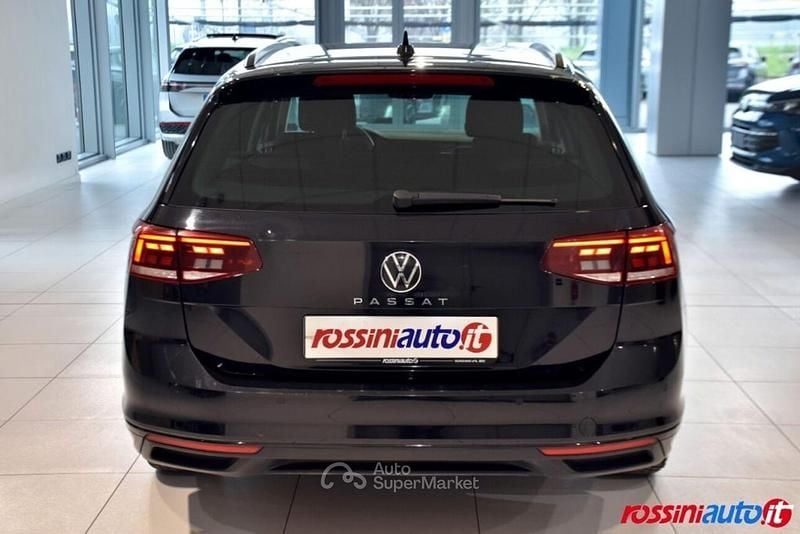 Usata VW Passat Business+ 150 CV (110 kW) 2024 Nero Station wagon