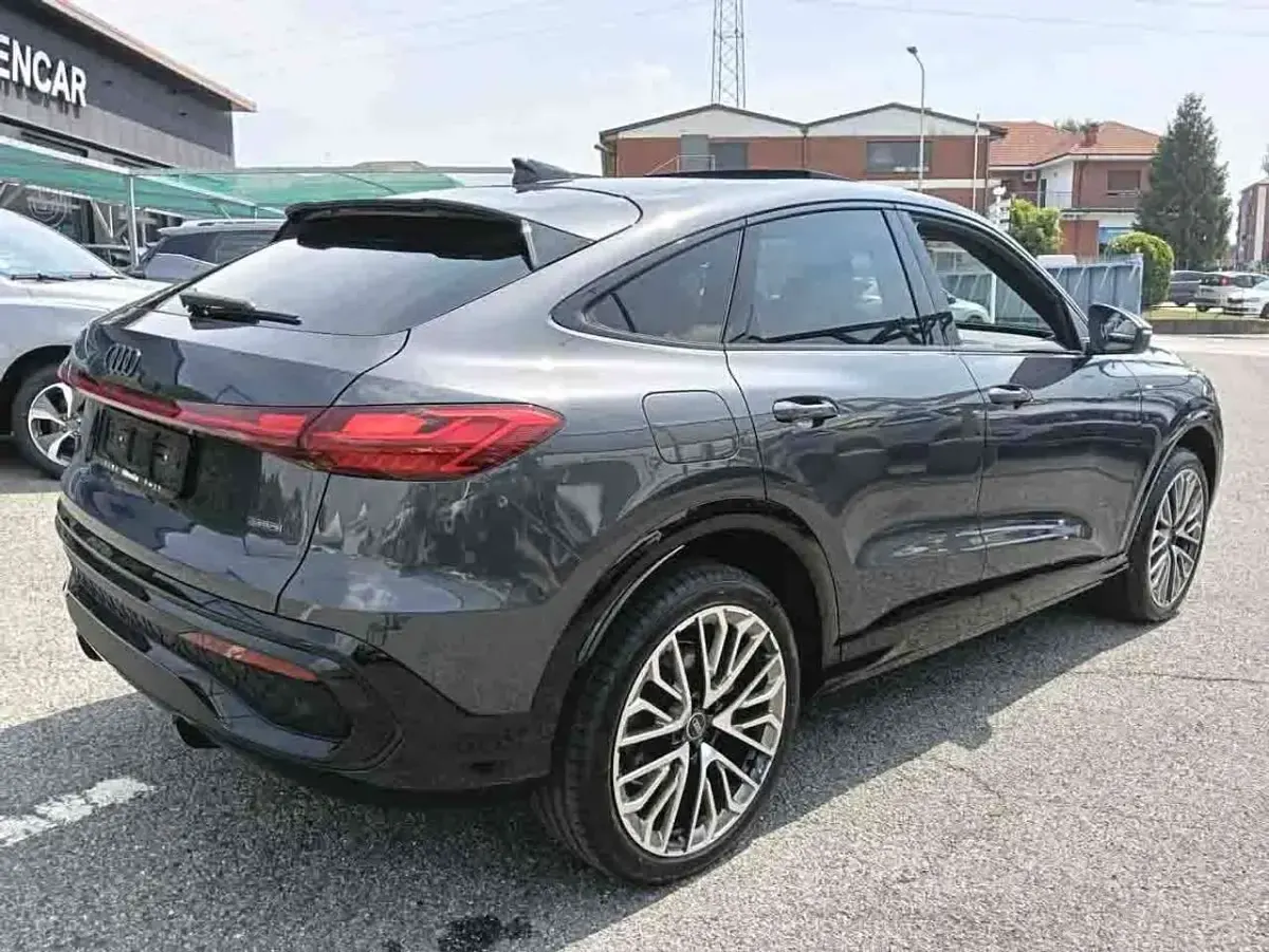 Nuova Audi Q5 Sportback S-Line 204 CV (150 kW) 2026 Grigio SUV