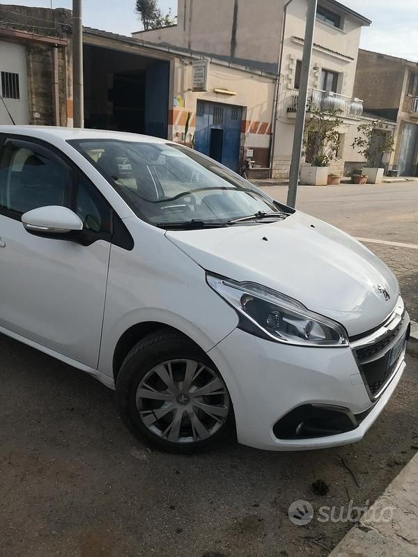 Usata Peugeot 208 2016 Bianco Utilitaria