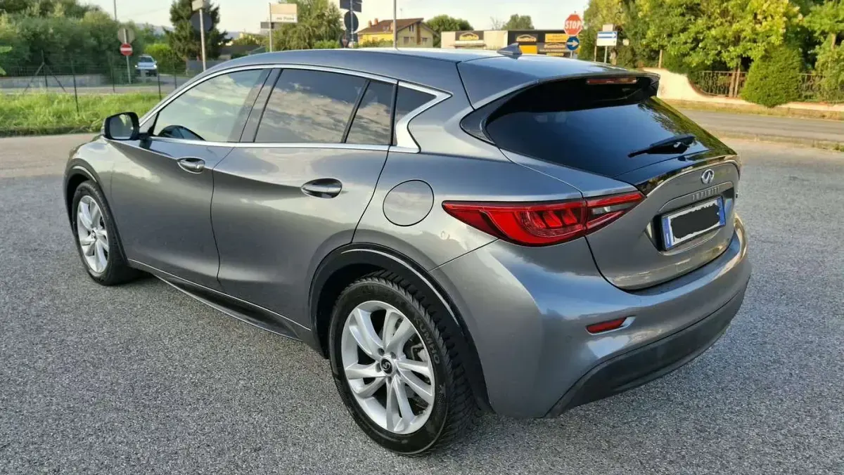 Usata Infiniti Q30 Premium 109 CV (80 kW) 2016 Grigio Berlina