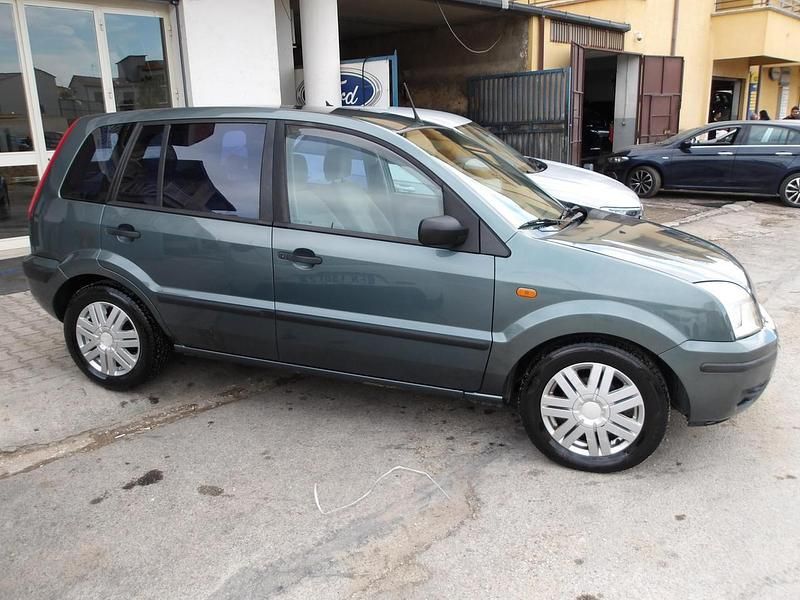 Usata Ford Fusion Collection 68 CV (50 kW) 2003 Nero Berlina