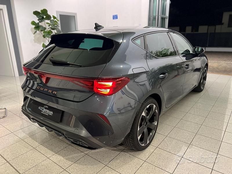 Usata Cupra Leon 150 CV (110 kW) 2025 Magnetic gray Berlina