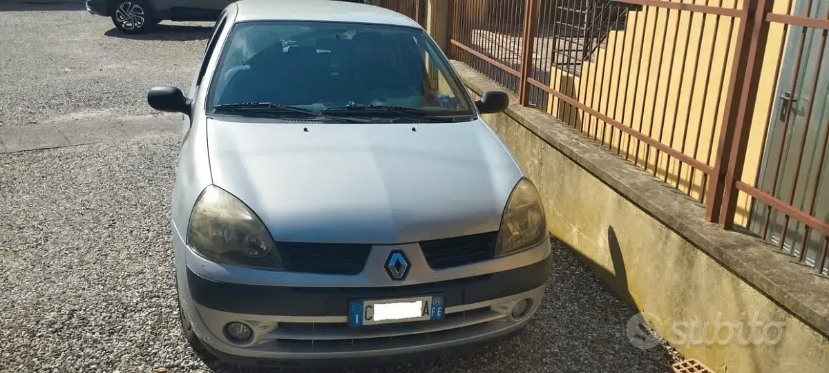 Usata Renault Clio II 58 CV (42 kW) 2004 Utilitaria