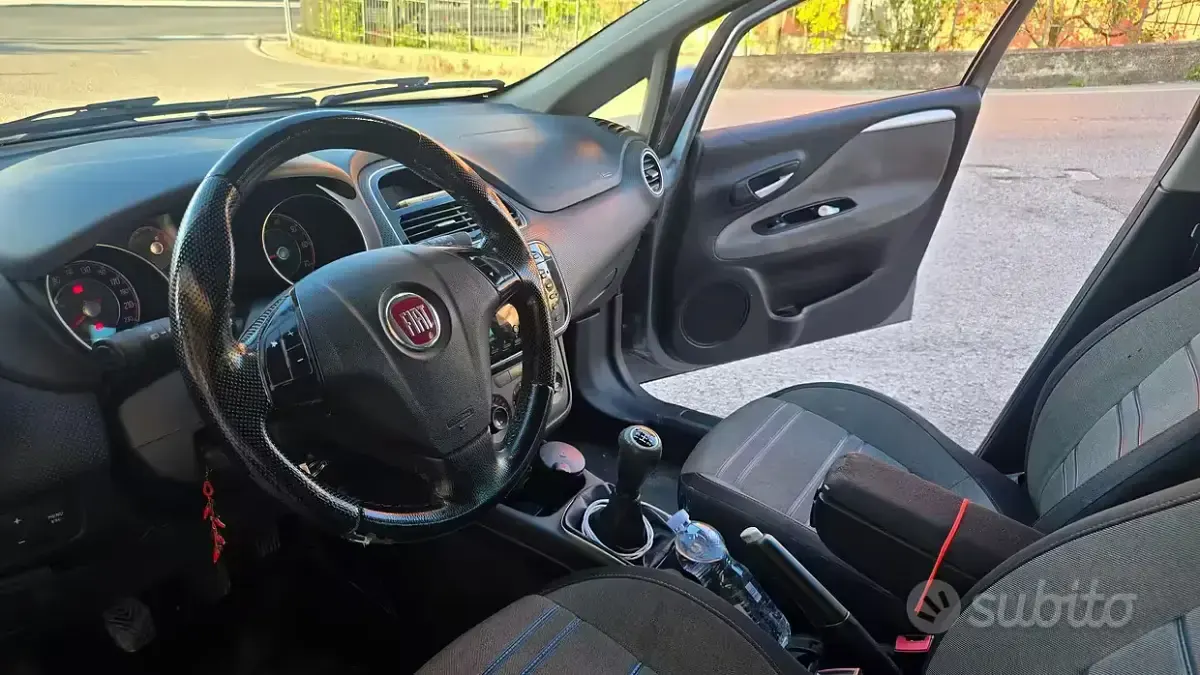 Usata Fiat Punto 90 CV (66 kW) 2011 Grigio Utilitaria