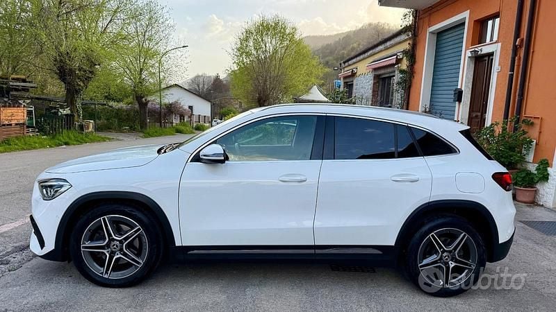 Usata Mercedes GLA200 Premium 150 CV (110 kW) 2021 Bianco SUV