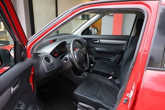 Usata Suzuki Swift 93 CV (68 kW) 2005 Rosso / pastello Utilitaria
