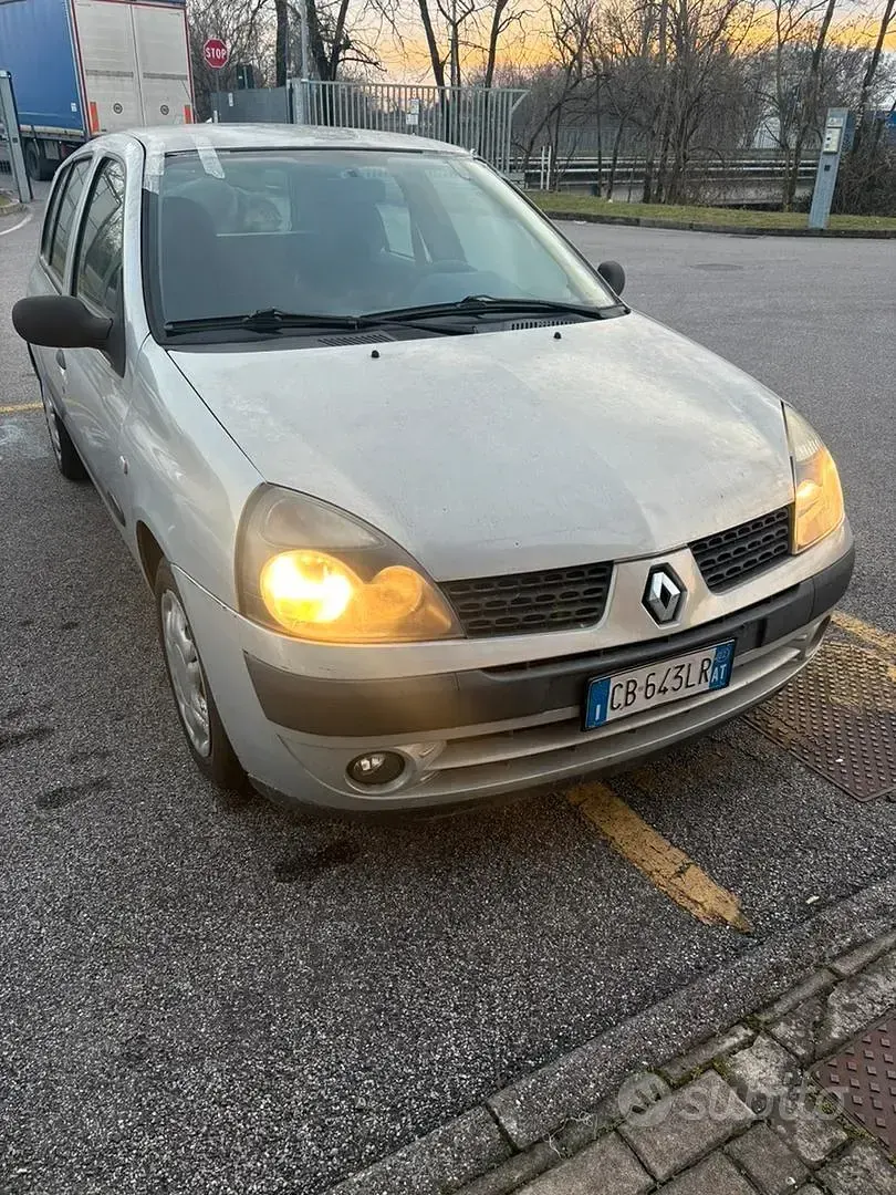 Usata Renault Clio 58 CV (42 kW) 2002 Berlina
