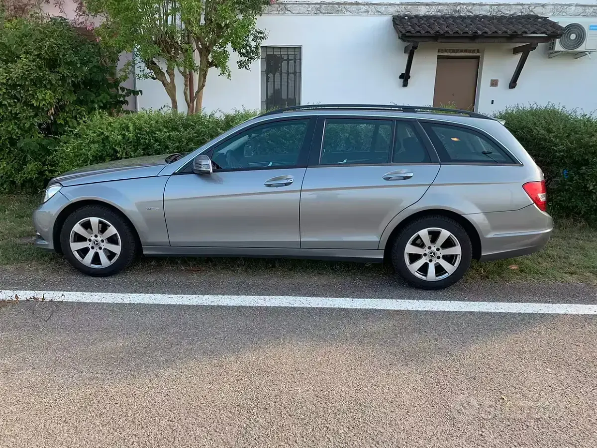 Usata Mercedes C200 136 CV (100 kW) 2011 Grigio Station wagon