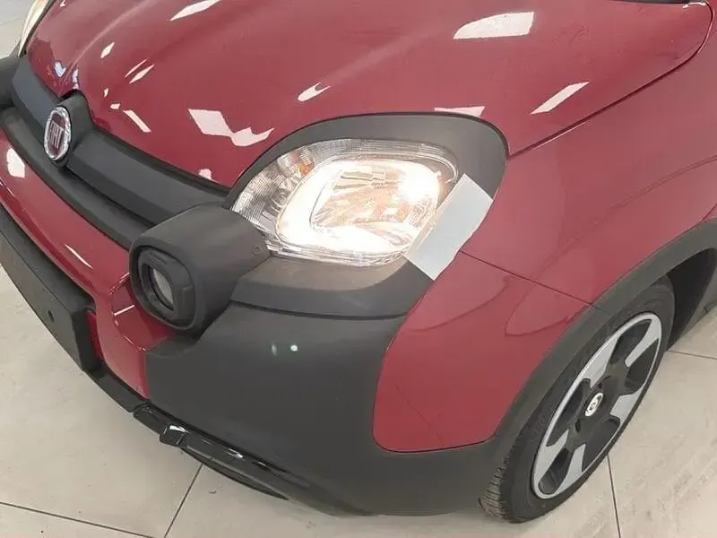 Nuova Fiat Panda Cross 65 CV (47 kW) 2026 Rosso Utilitaria