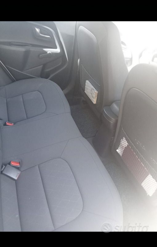Usata Kia Rio 75 CV (55 kW) 2015 Bianco Berlina