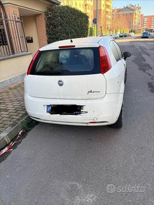 Bianco Usata 2006 Fiat Grande Punto Due volumi | 2700 € - Immagine 1/4