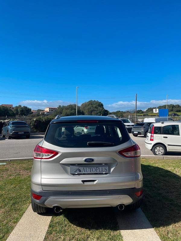 Usata Ford Kuga Titanium 140 CV (102 kW) 2014 Oro SUV