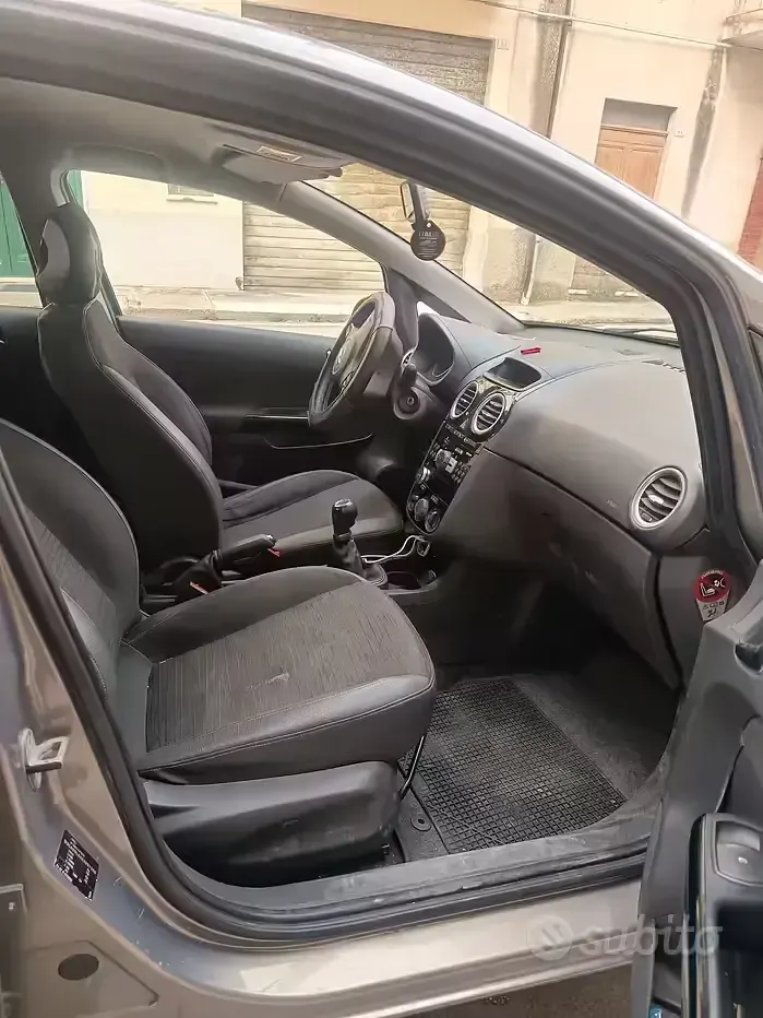 Occasion Opel Corsa 85 PK (62 kW) 2014 Bruin Hatchback