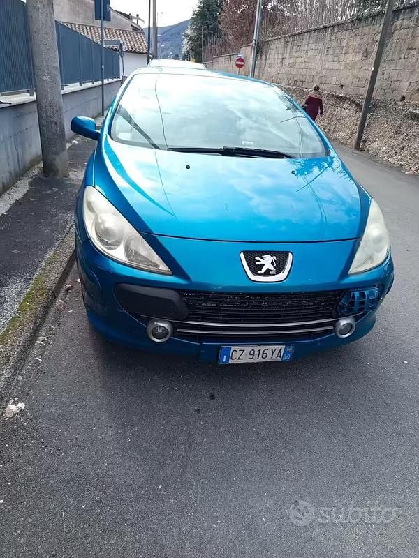 Usata Peugeot 307 CC 136 CV (100 kW) 2006 Blu Cabrio