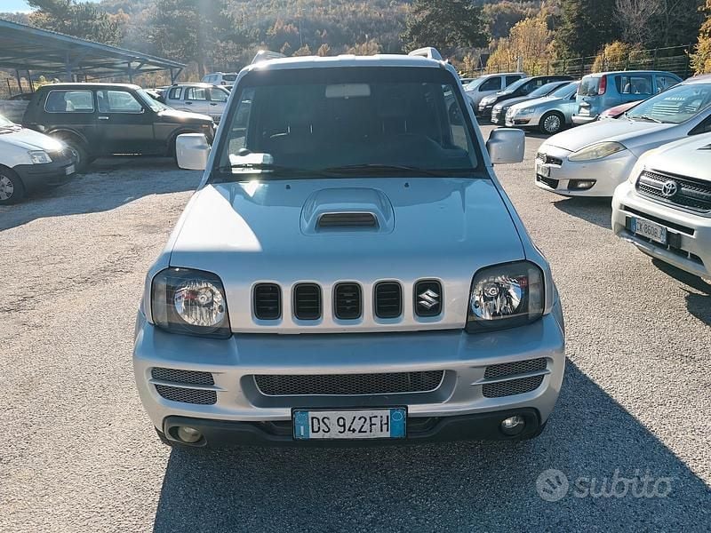 Usata Suzuki Jimny 86 CV (63 kW) 2008 Argento SUV