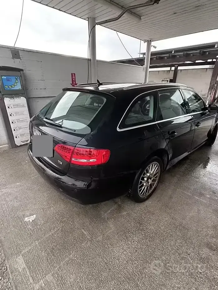 Usata Audi A4 143 CV (105 kW) 2010 Nero Station wagon