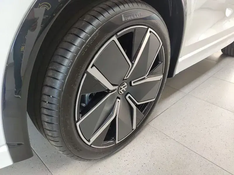 Nuova VW Tiguan R-line Plus 193 CV (141 kW) 2026 SUV