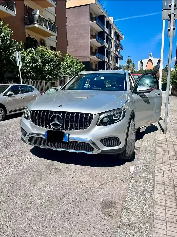 Usata Mercedes GLC220 194 CV (142 kW) 2019 Grigio SUV