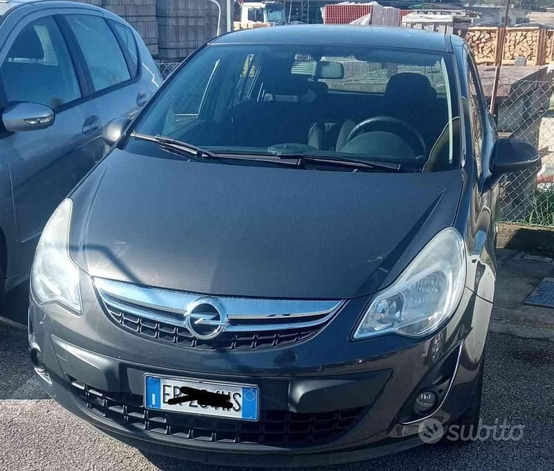 Usata Opel Corsa 85 CV (62 kW) 2013 Grigio Utilitaria