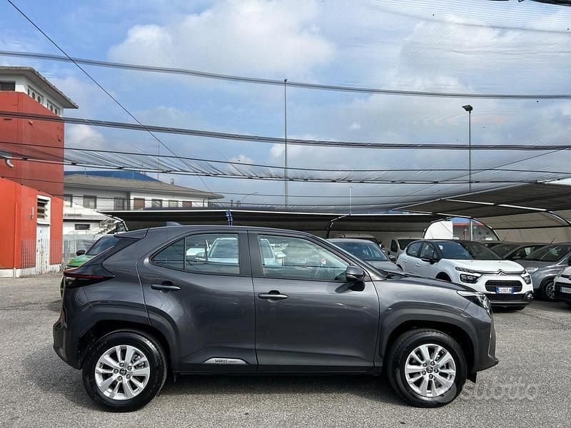 Usata Toyota Yaris Cross Business Edition 116 CV (85 kW) 2022 Grigio SUV