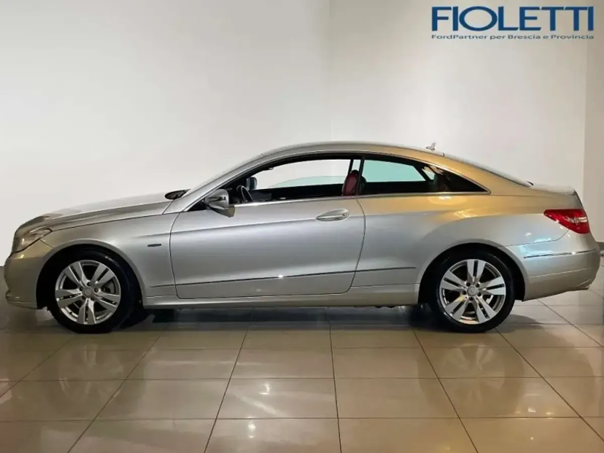 Usata Mercedes E250 204 CV (150 kW) 2009 Argento Coupé