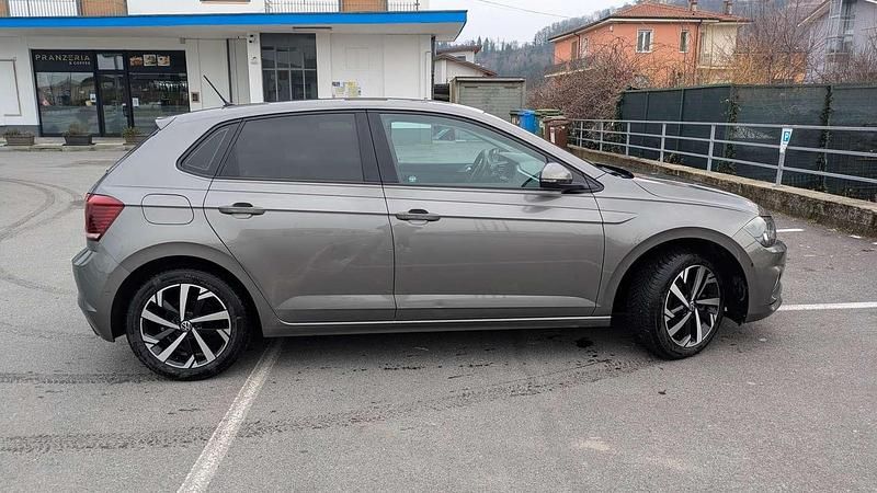 Usata VW Polo Comfortline 95 CV (69 kW) 2018 Grigio Utilitaria