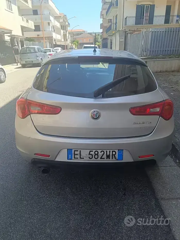 Usata Alfa Romeo Giulietta Progression 105 CV (77 kW) 2012 Grigio Utilitaria