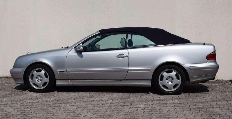 Usata Mercedes CLK200 192 CV (141 kW) 2000 Argento Cabrio