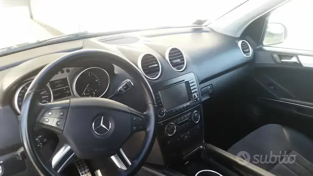Usata Mercedes ML320 224 CV (164 kW) 2008 Nero SUV