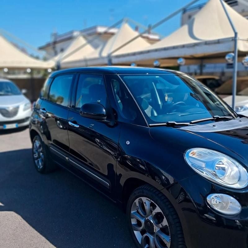 Używany Fiat 500L Lounge 85 KM (62 kW) 2014 Czarny Minivan