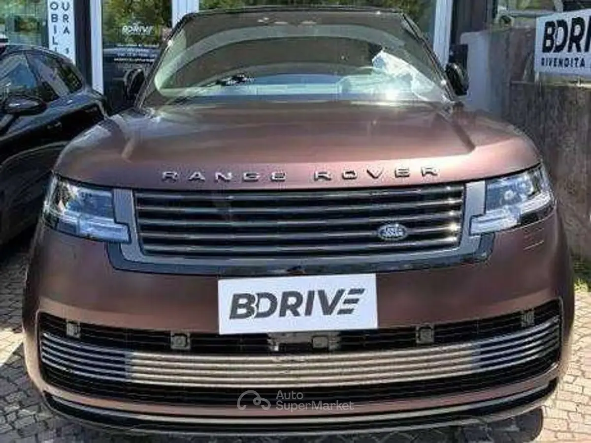 Usata Land Rover Range Rover 615 CV (452 kW) 2024 Ligurian black SUV