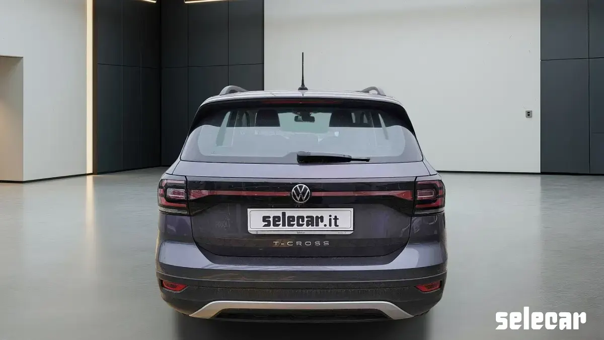 Usata VW T-Cross Style 95 CV (69 kW) 2021 Grigr2a grigio metallizzato SUV