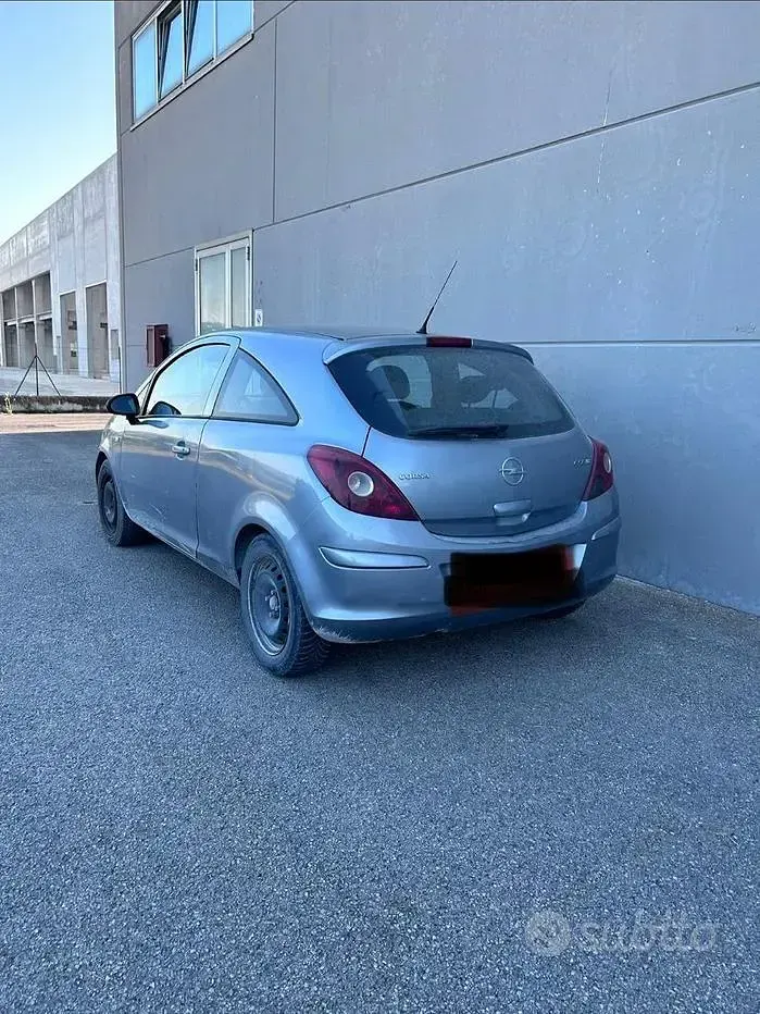 Usata Opel Corsa 75 CV (55 kW) 2009 Grigio Utilitaria