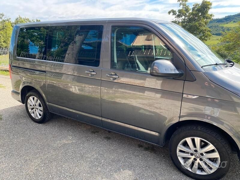 Usata VW Caravelle 150 CV (110 kW) 2018 Grigio Monovolume