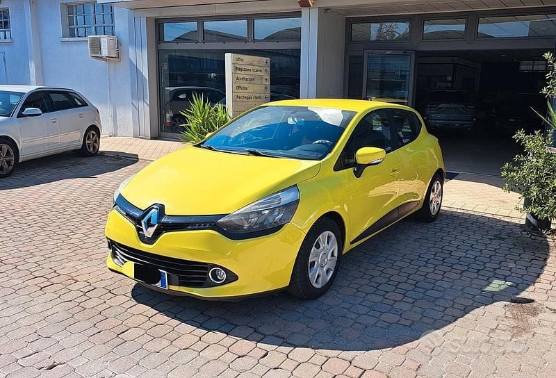 Usata Renault Clio IV 75 CV (55 kW) 2012 Giallo Berlina