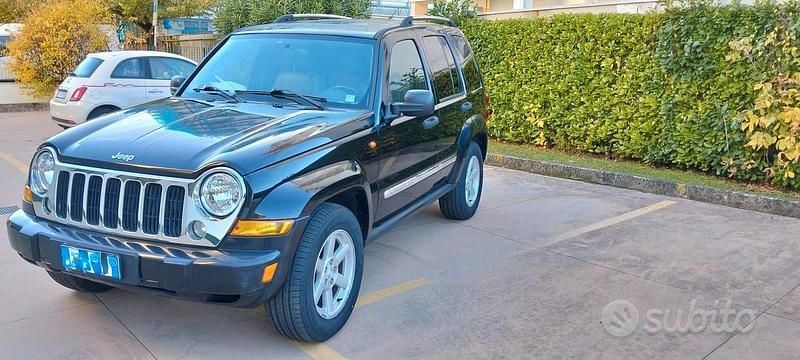 Usata Jeep Cherokee Limited 2005 Nero SUV