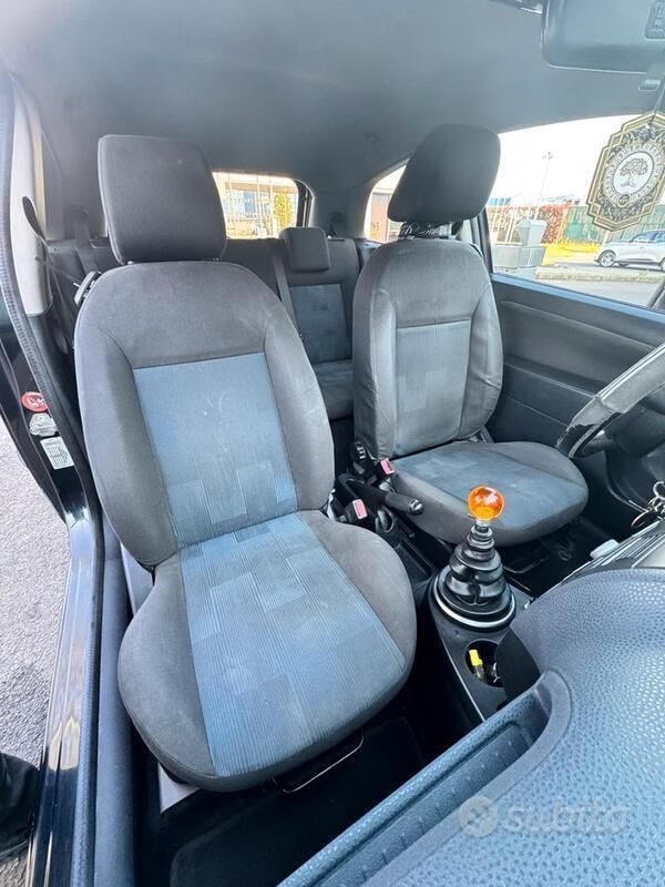 Usata Ford Fiesta Ghia 75 CV (55 kW) 2006 Nero Utilitaria