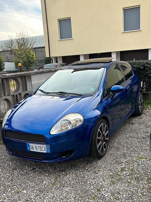 Blu Usata 2006 Fiat Grande Punto Utilitaria | 1200 € (Super prezzo) - Immagine 1/4