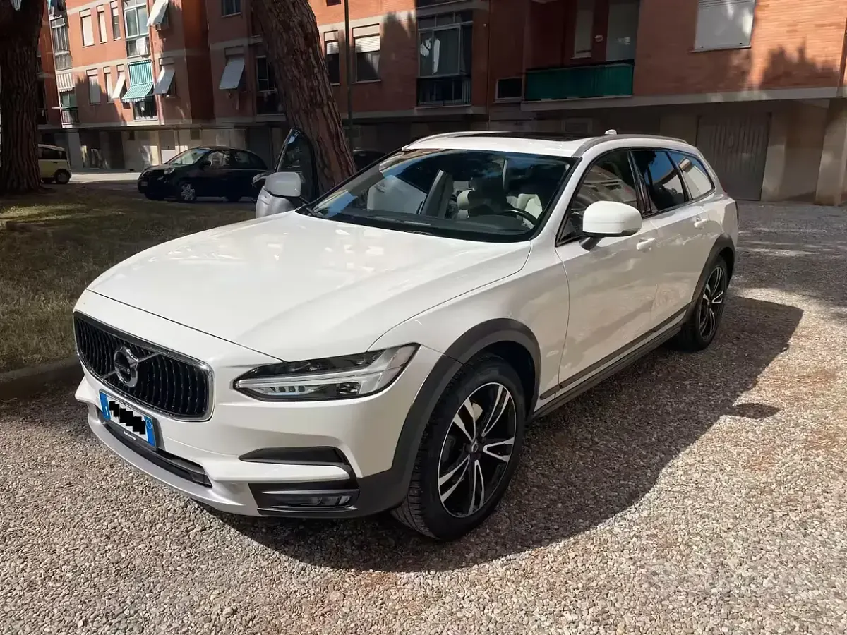 Usata Volvo V90 CC Pro 190 CV (139 kW) 2017 Bianco Station wagon