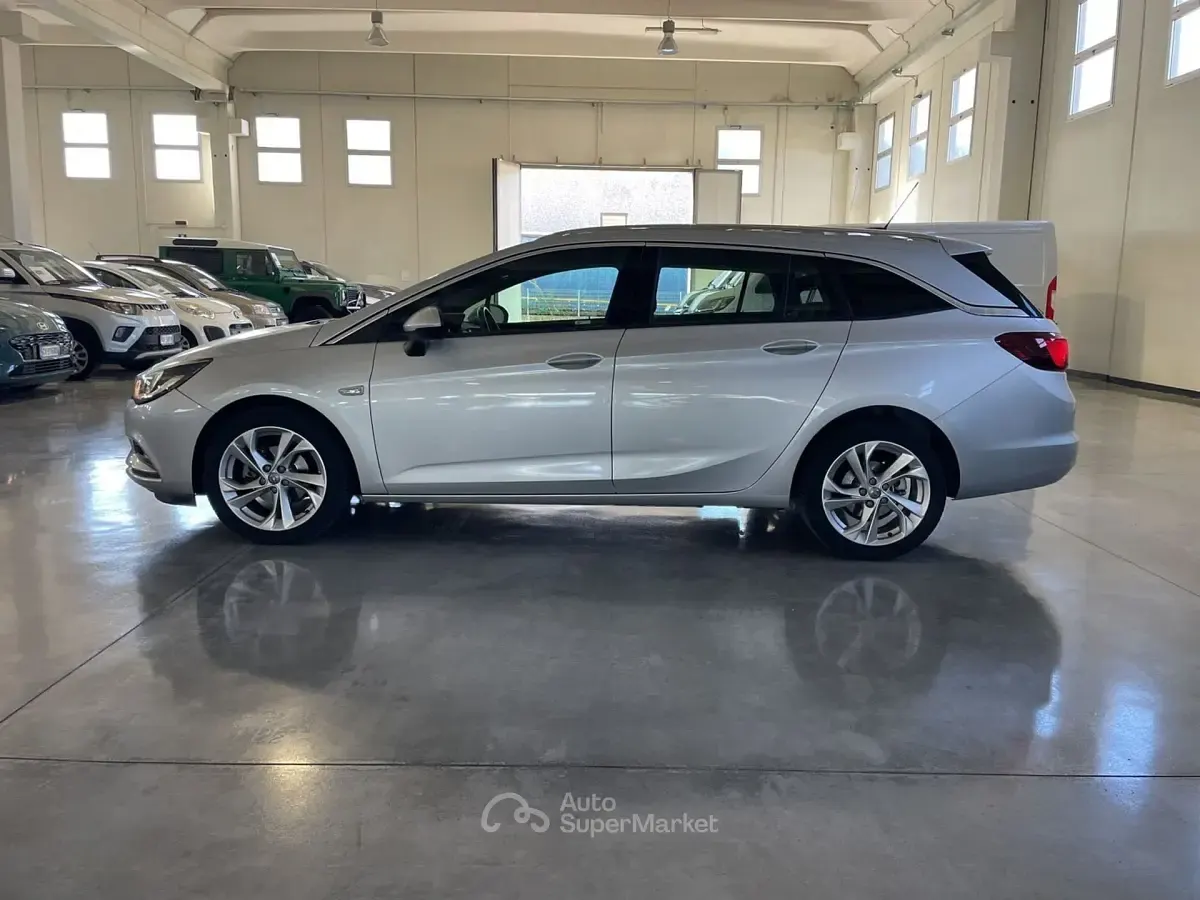Usata Opel Astra Dynamic 110 CV (80 kW) 2018 Other Station wagon