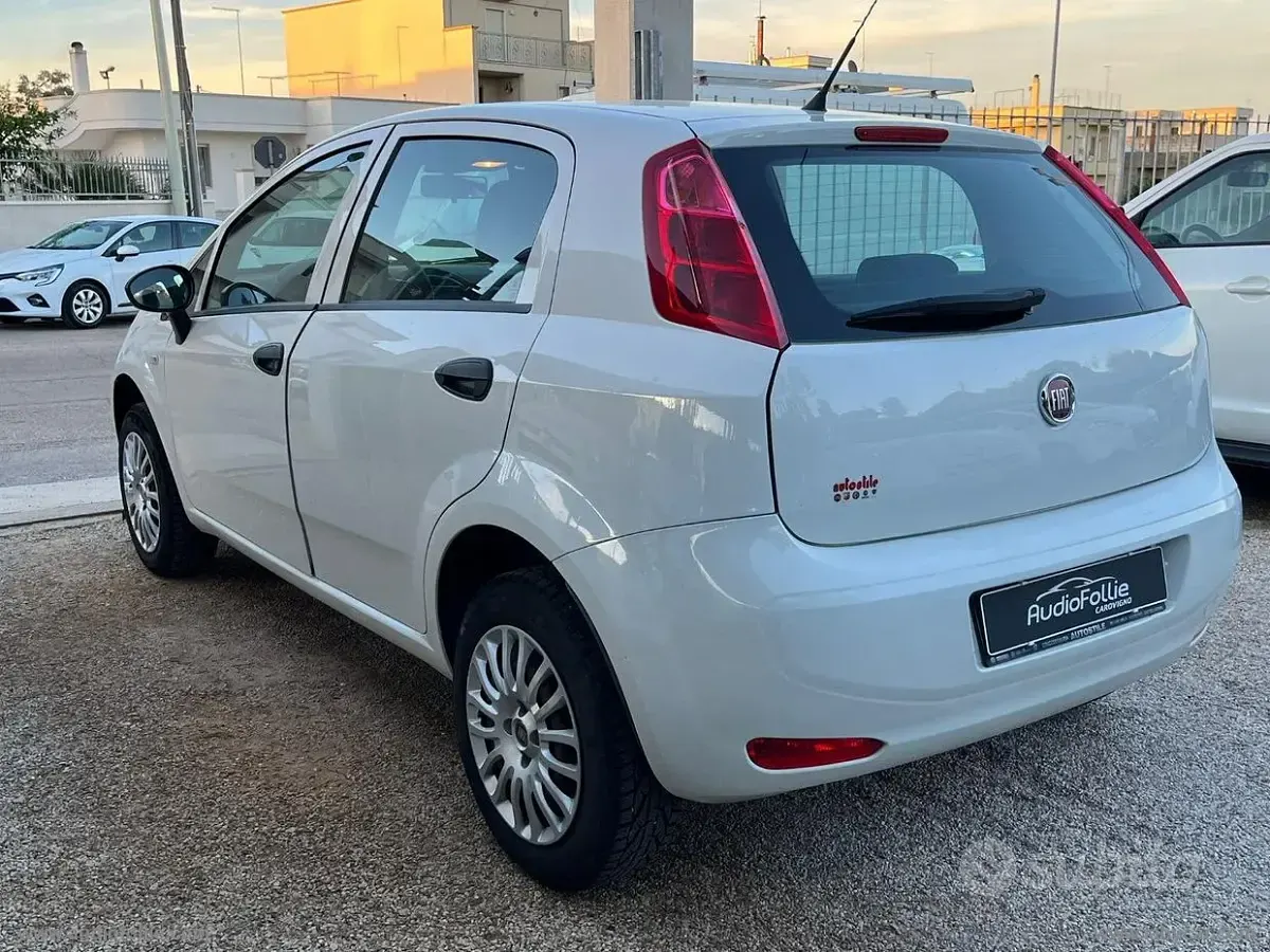 Usata Fiat Punto Street 78 CV (57 kW) 2018 Bianco Utilitaria