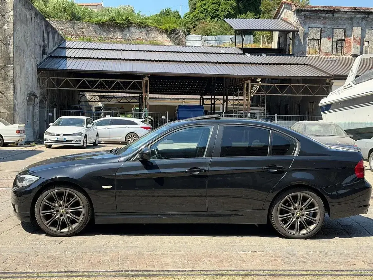 Usata BMW 320 177 CV (130 kW) 2009 Nero Berlina