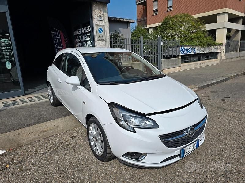 Usata Opel Corsa Cosmo 116 CV (85 kW) 2016 Bianco Coupé