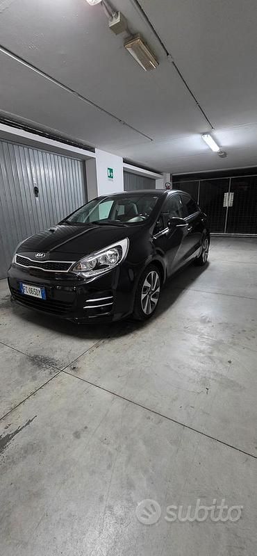 Usata Kia Rio 90 CV (66 kW) 2016 Nero Utilitaria