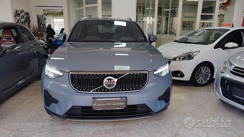 Usata Volvo XC40 Core 163 CV (119 kW) 2023 Grigio SUV