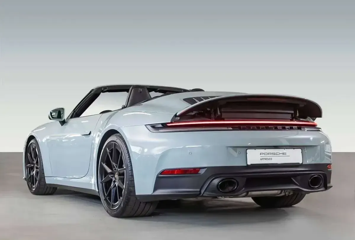 Usata Porsche 911 Carrera Cabriolet 394 CV (289 kW) 2025 Shade green Cabrio