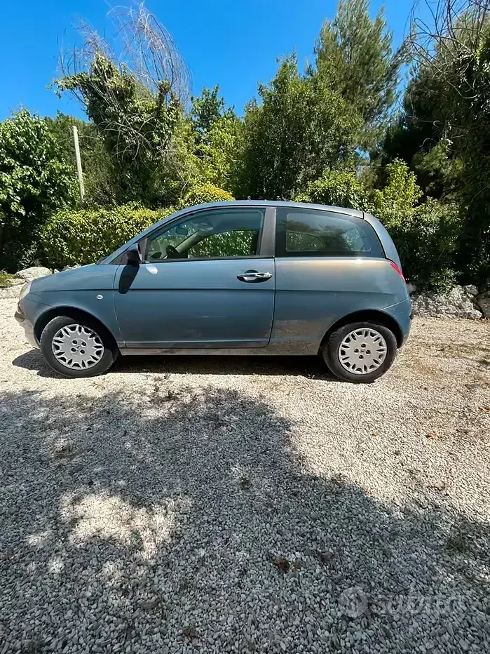 Usata Lancia Ypsilon 60 CV (44 kW) 2004 Utilitaria