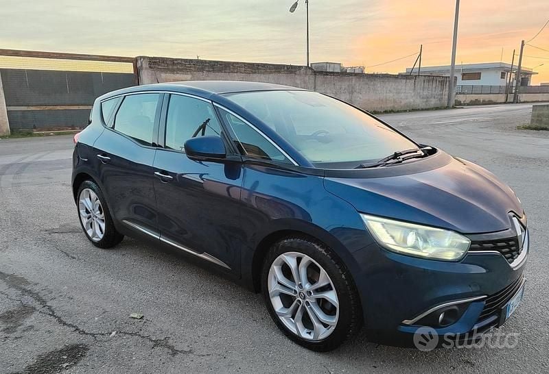 Usata Renault Scénic IV Business 110 CV (80 kW) 2018 Blu Monovolume