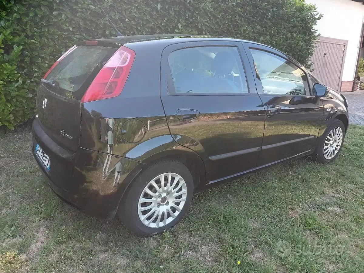 Usata Fiat Grande Punto 65 CV (47 kW) 2009 Nero Utilitaria